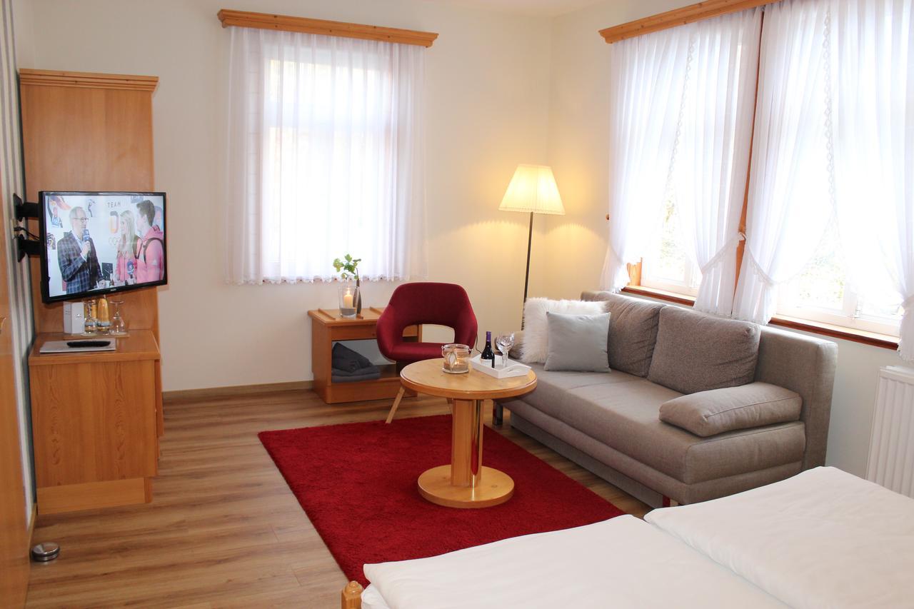 Ferien- Und Wellnesshotel Waldfrieden Hitzacker Exterior foto